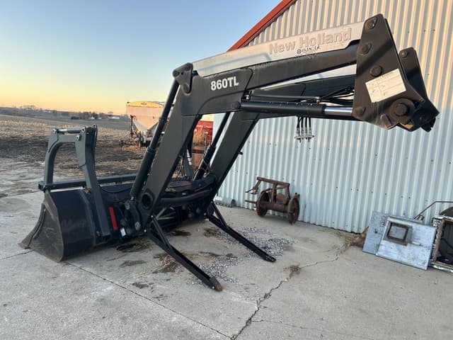 Image of New Holland 860TL equipment image 2