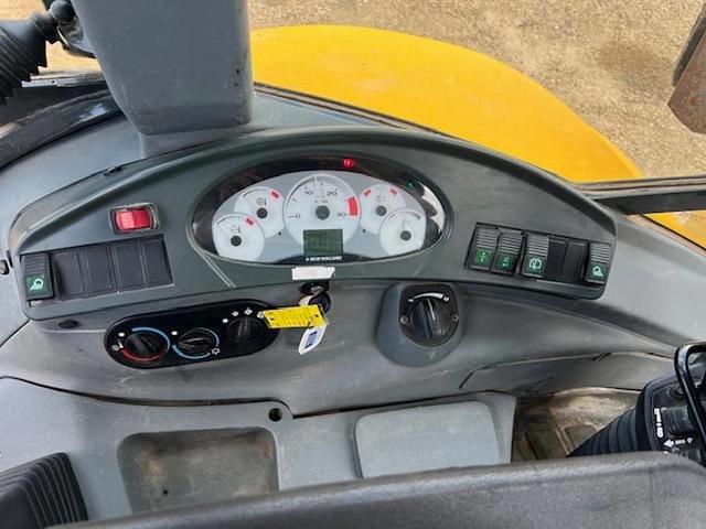 Image of New Holland B95B equipment image 3