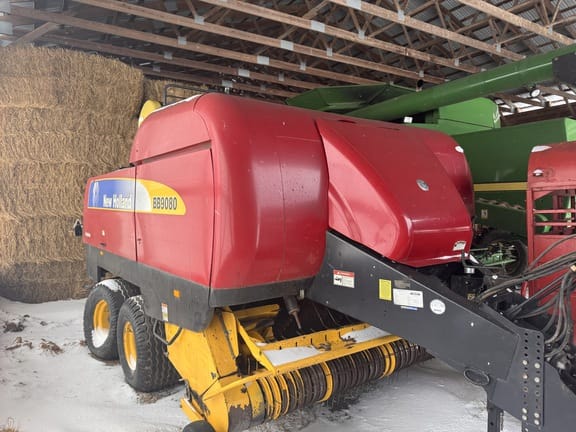 2011 New Holland BB9080 Equipment Image0