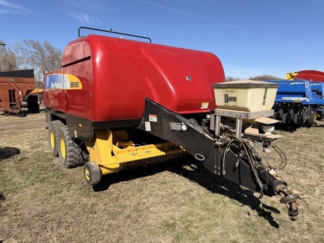 Image of New Holland BB9080 equipment image 4