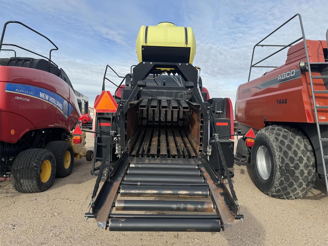Image of New Holland BB9080 Image 1