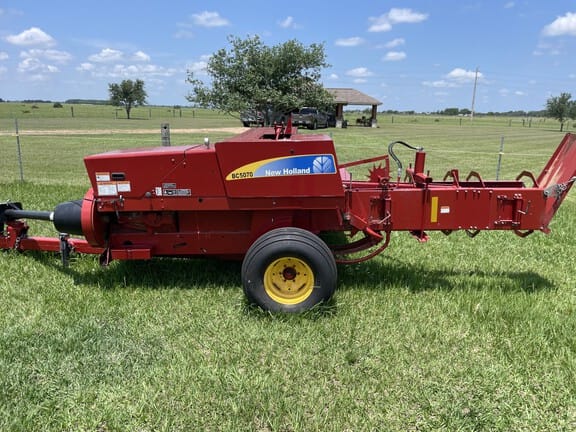 2011 New Holland BC5070 Equipment Image0