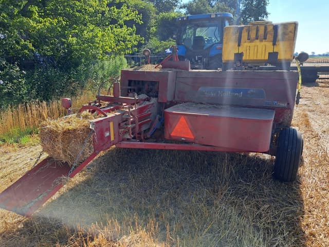 Image of New Holland BC5070 equipment image 1