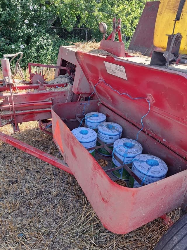 Image of New Holland BC5070 equipment image 4