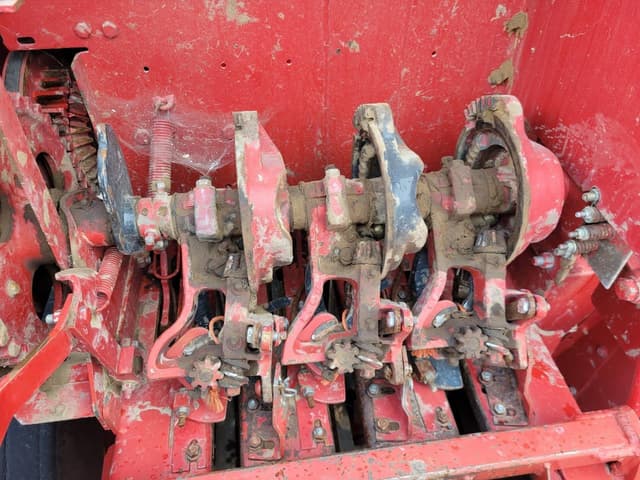 Image of New Holland BC5080 equipment image 4