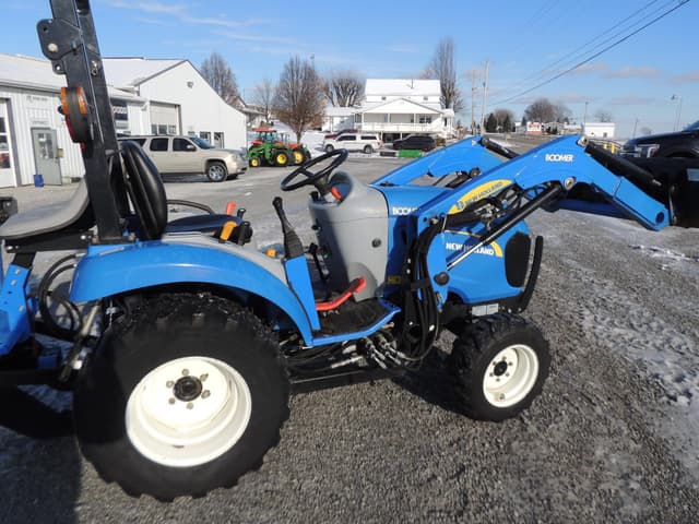 Image of New Holland Boomer 25 equipment image 3