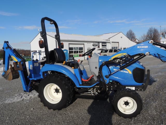 Image of New Holland Boomer 25 equipment image 2