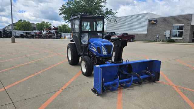 Image of New Holland Boomer 50 equipment image 2