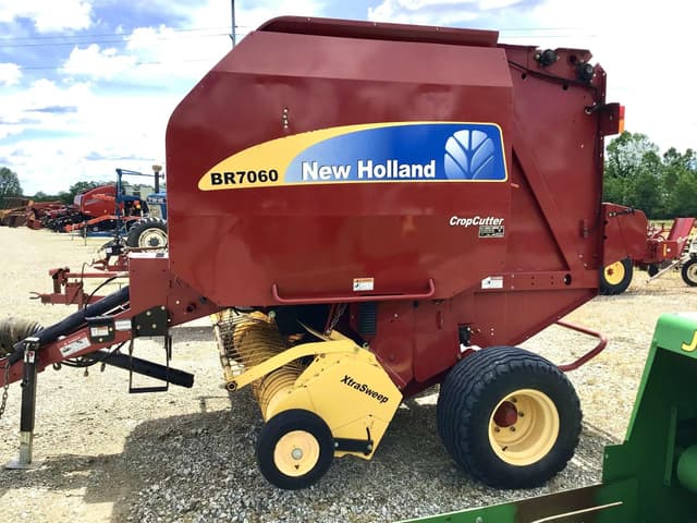 Image of New Holland BR7060 equipment image 3