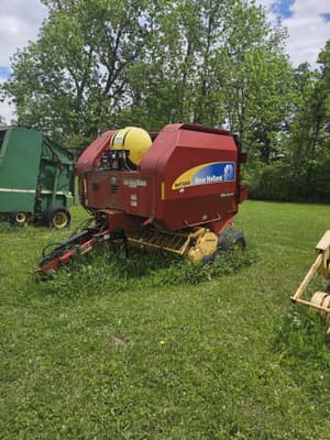 2011 New Holland BR7060 Image