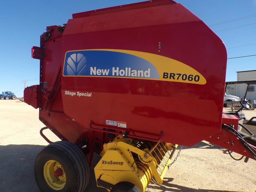 Image of New Holland BR7060 Primary image