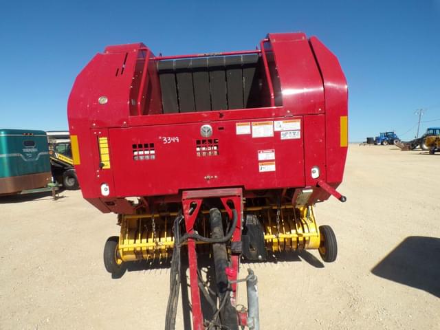 Image of New Holland BR7060 equipment image 2