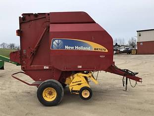 2011 New Holland BR7070 Equipment Image0