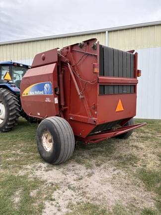 Image of New Holland BR7090 equipment image 2