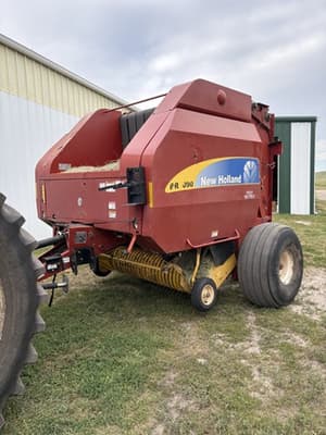 2011 New Holland BR7090 Image