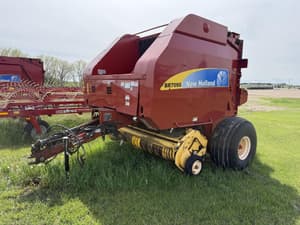 2011 New Holland BR7090 Image