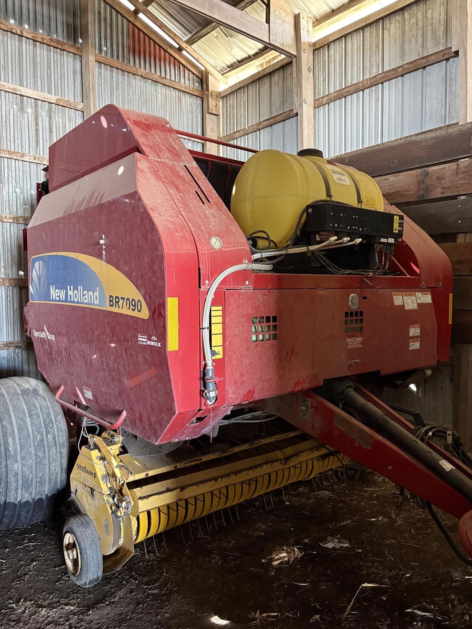 2011 New Holland BR7090 Specialty Crop Equipment Image0
