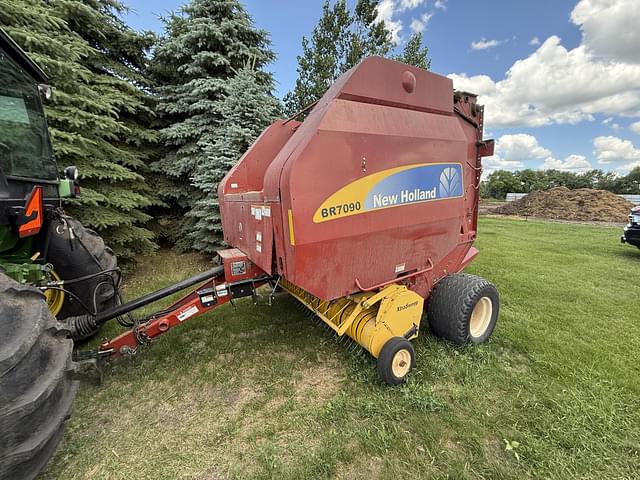 Image of New Holland BR7090 equipment image 1