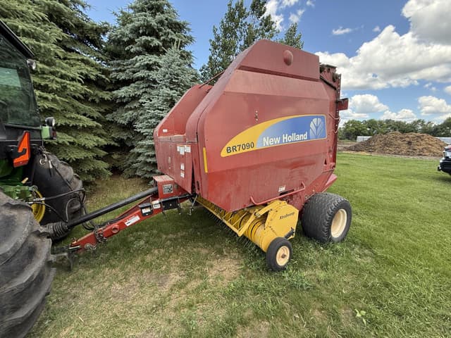 Image of New Holland BR7090 equipment image 1