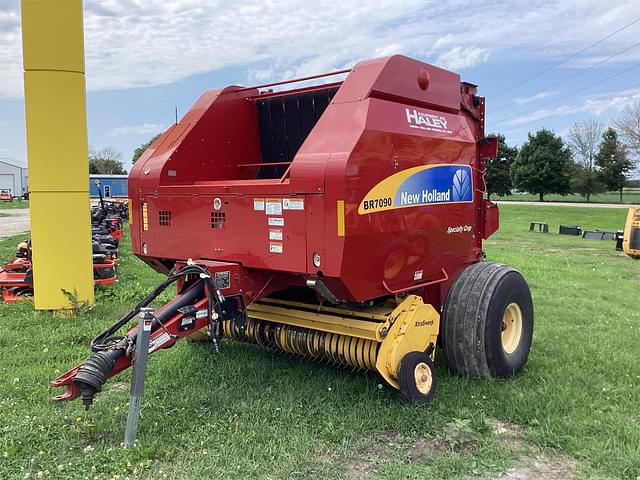 Image of New Holland BR7090 Specialty Crop equipment image 2