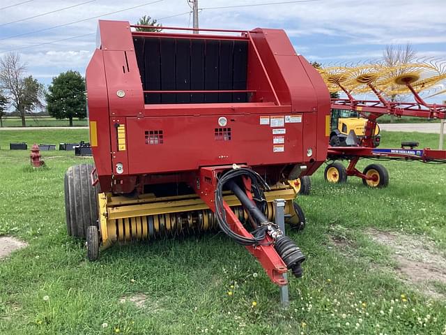 Image of New Holland BR7090 Specialty Crop equipment image 1