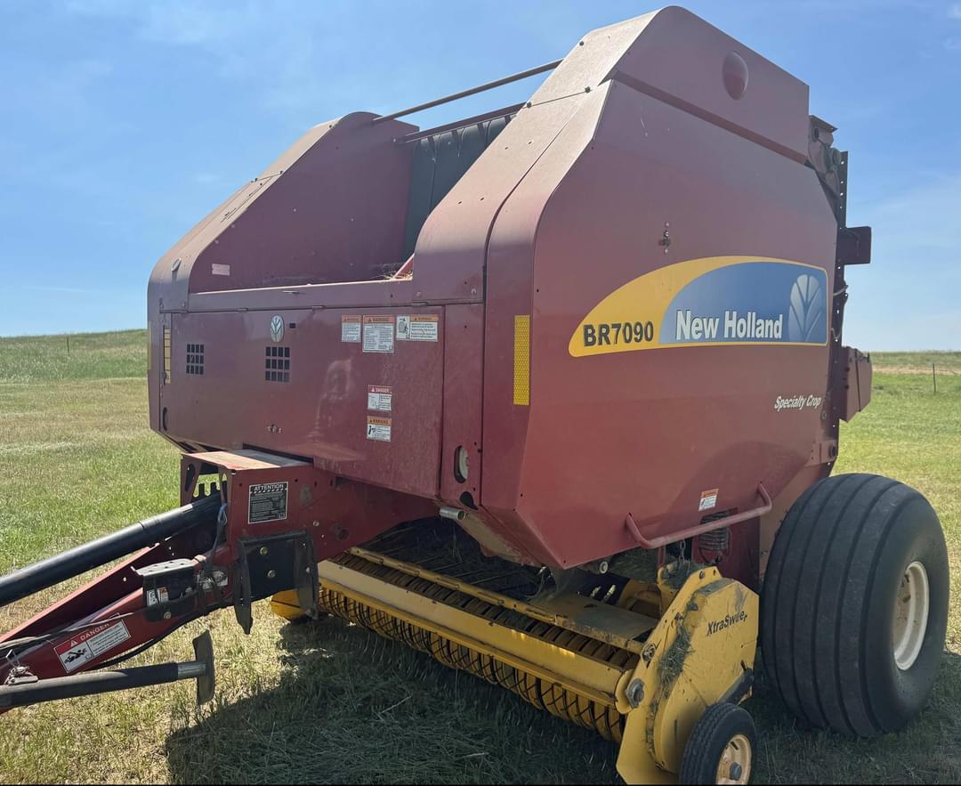 Image of New Holland BR7090 Primary image