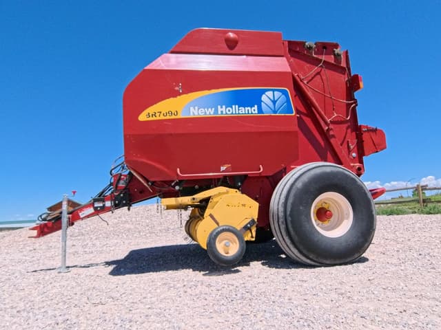 Image of New Holland BR7090 equipment image 3