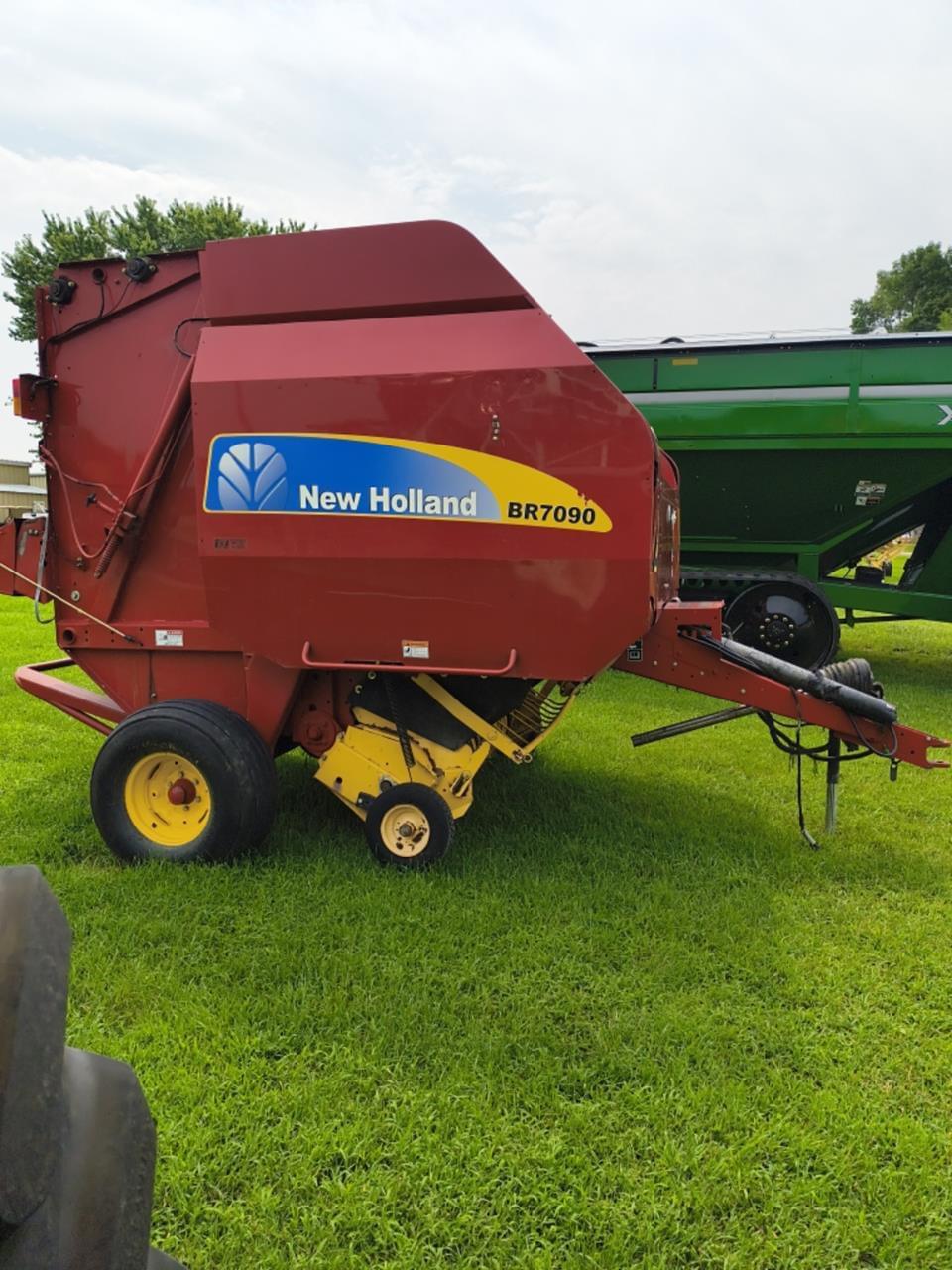 Image of New Holland BR7090 Primary image