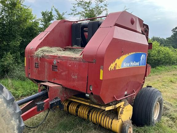 Image of New Holland BR7090 equipment image 3