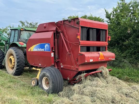 Image of New Holland BR7090 equipment image 4