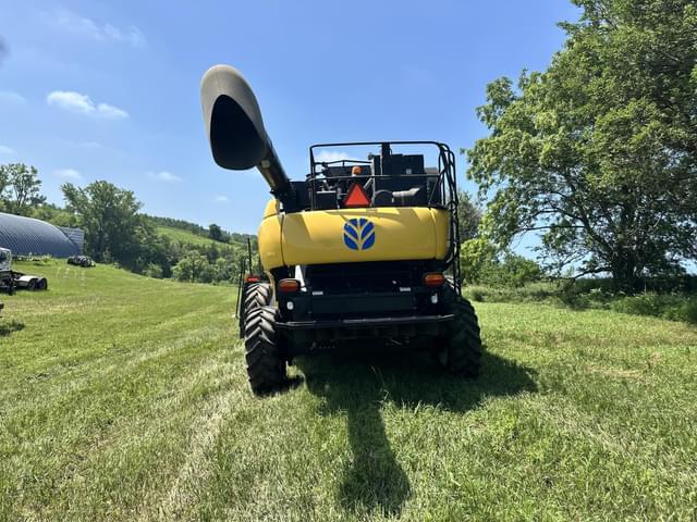 Image of New Holland CR9040 equipment image 3