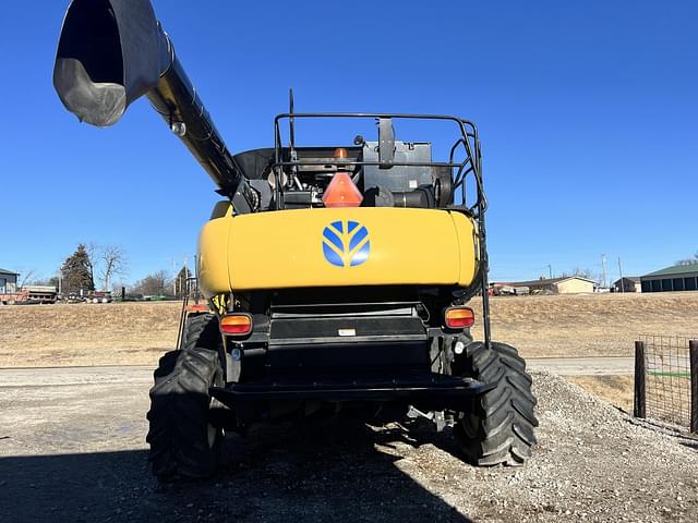 Image of New Holland CR9060 equipment image 1