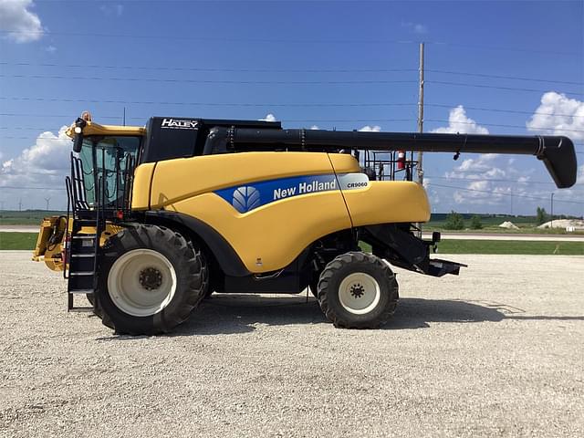 Image of New Holland CR9060 equipment image 2