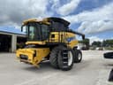 2011 New Holland CR9060 Image
