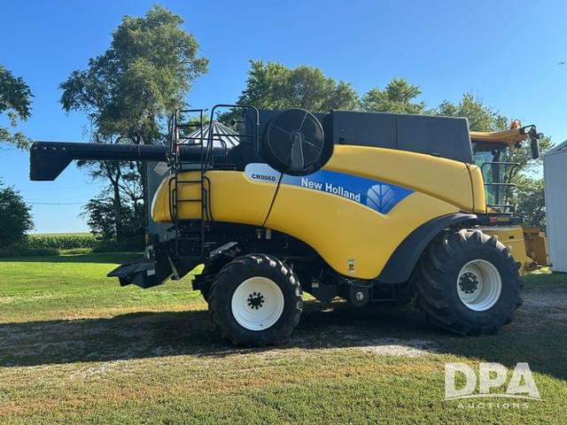 Image of New Holland CR9060 equipment image 3