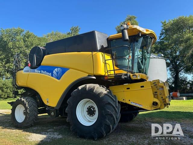 Image of New Holland CR9060 equipment image 1