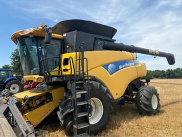 Main image New Holland CR9070
