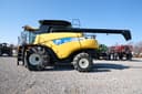 2011 New Holland CR9070 Image