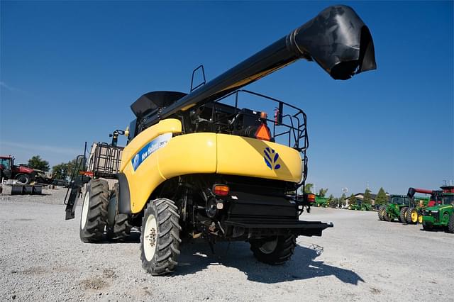 Image of New Holland CR9080 equipment image 4