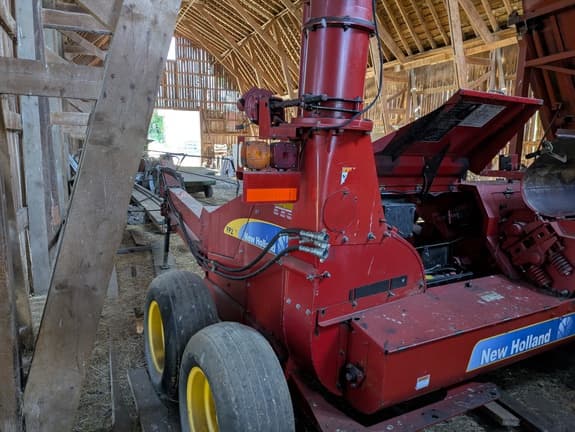Image of New Holland FP240 equipment image 1
