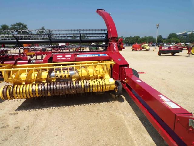 Image of New Holland FP240 equipment image 2