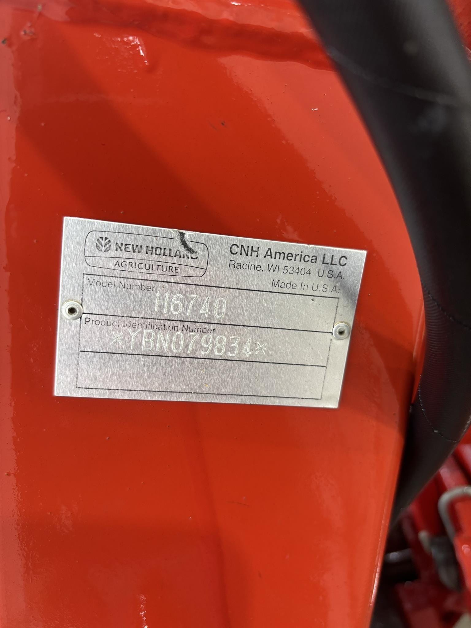 2011 New Holland H6740 Equipment Image0