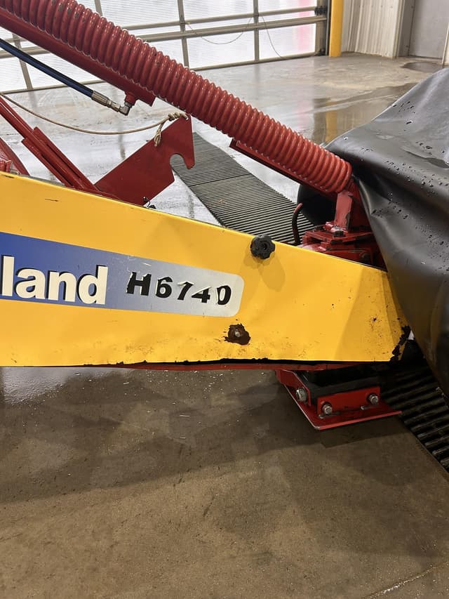 Image of New Holland H6740 equipment image 2