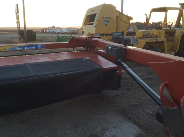 Image of New Holland H6830 equipment image 3