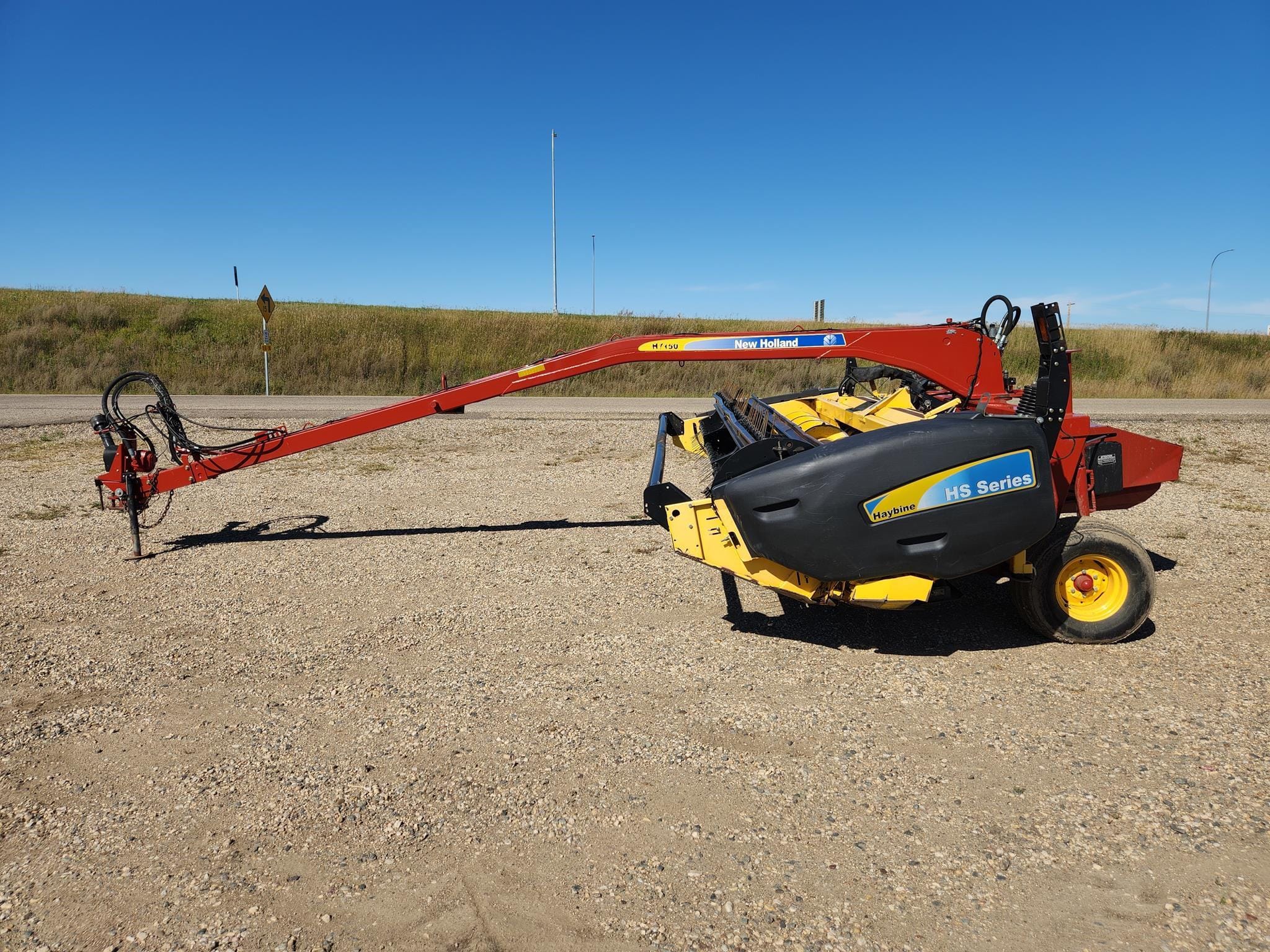 2011 New Holland H7150 Equipment Image0