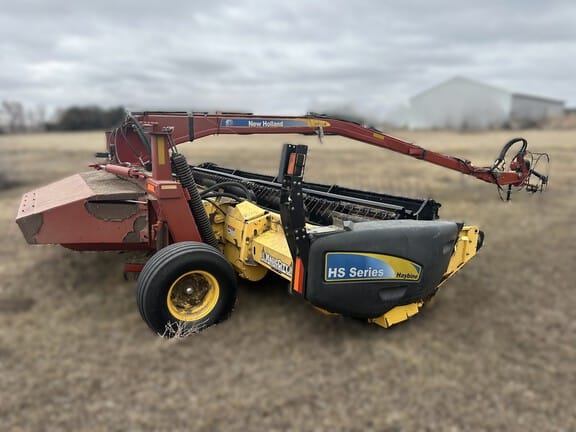 2011 New Holland H7150 Equipment Image0