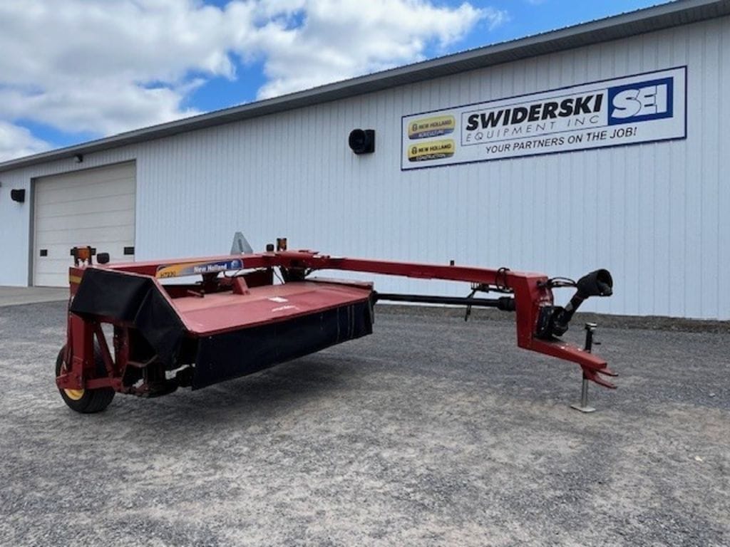 2011 New Holland H7230 Equipment Image0