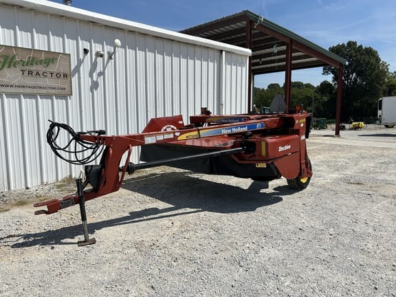 2011 New Holland H7320 Equipment Image0
