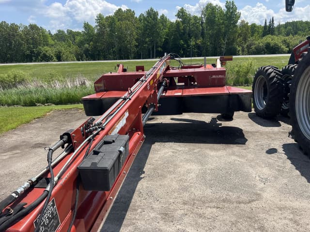 Image of New Holland H7450 equipment image 1