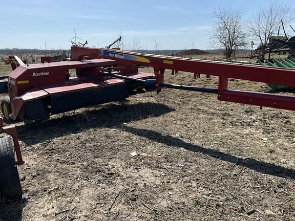 Image of New Holland H7450 equipment image 2